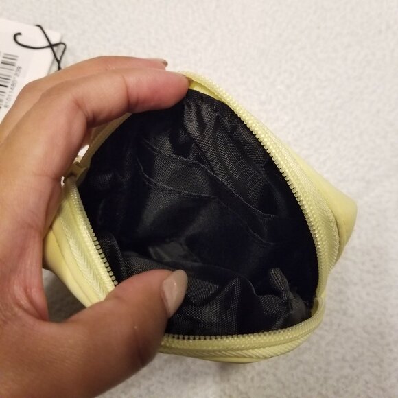 NWT Maxbone GO! With Ease Pouch Butter Yellow Small Leash Attachment Harness - Picture 4 of 6